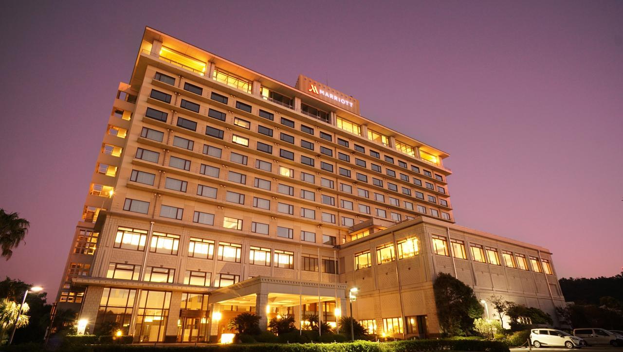 Nanki-Shirahama Marriott Hotel Kültér fotó The hotel at night