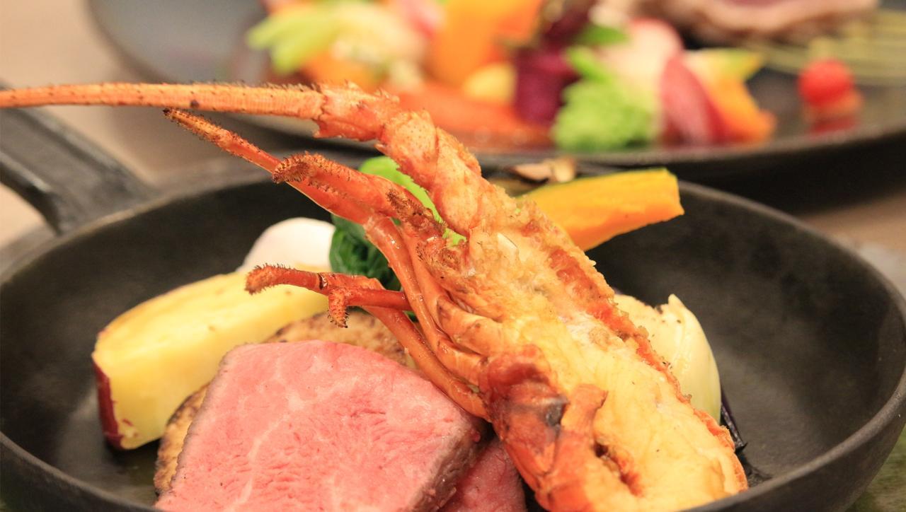 Nanki-Shirahama Marriott Hotel Kültér fotó A lobster dish